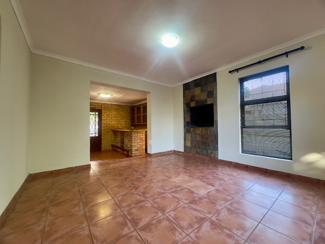 3 Bedroom Property for Sale in Uitzicht Western Cape